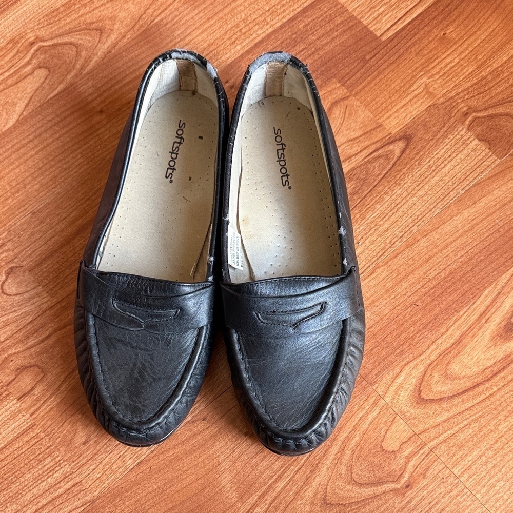 Softspots Elegant Leather Loafers - Size 10W - Classic Comfort! Worn Flats Work